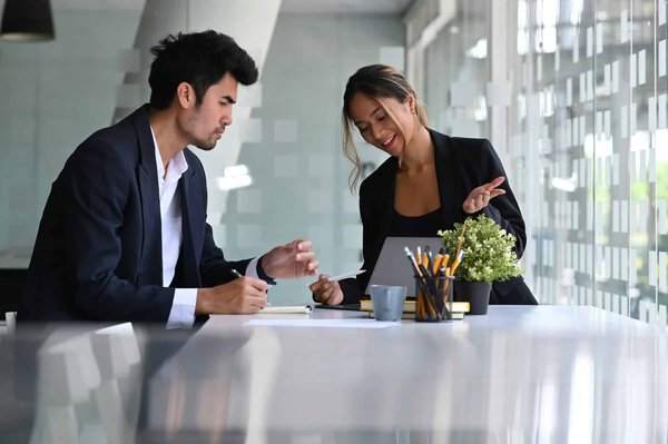 How to safely introduce a dog to a swimming pool or other body of water?