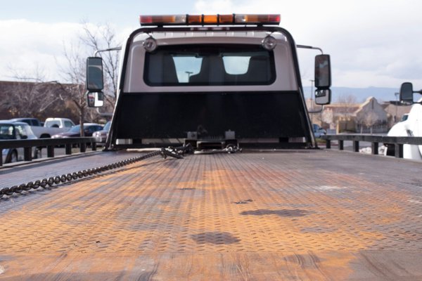 How to Choose Between Hybrid and Fully Electric Vehicles for Your Needs?